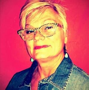 Meet your Posher, Debbie